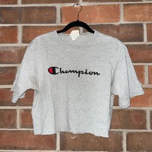 Cropped champion t-shirt